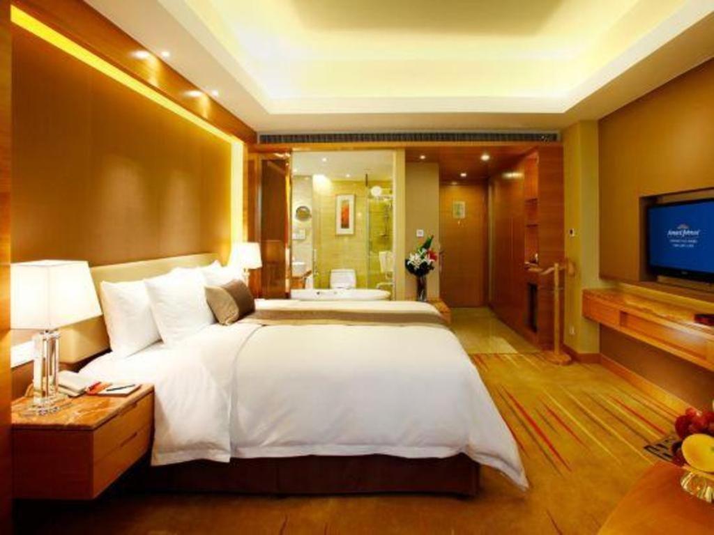 Howard Johnson By Wyndham Sunshine Plaza Нинбо Экстерьер фото